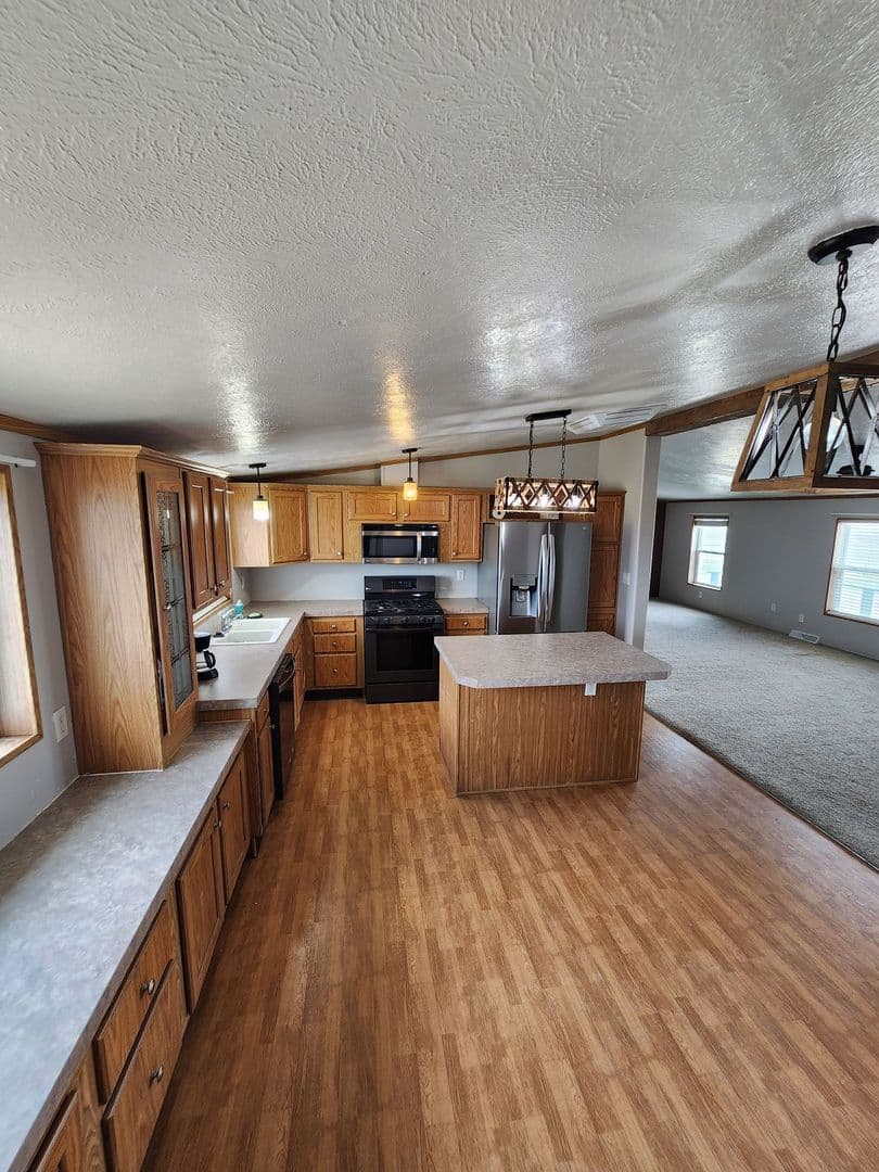Yoder House: 33975 State Highway 94