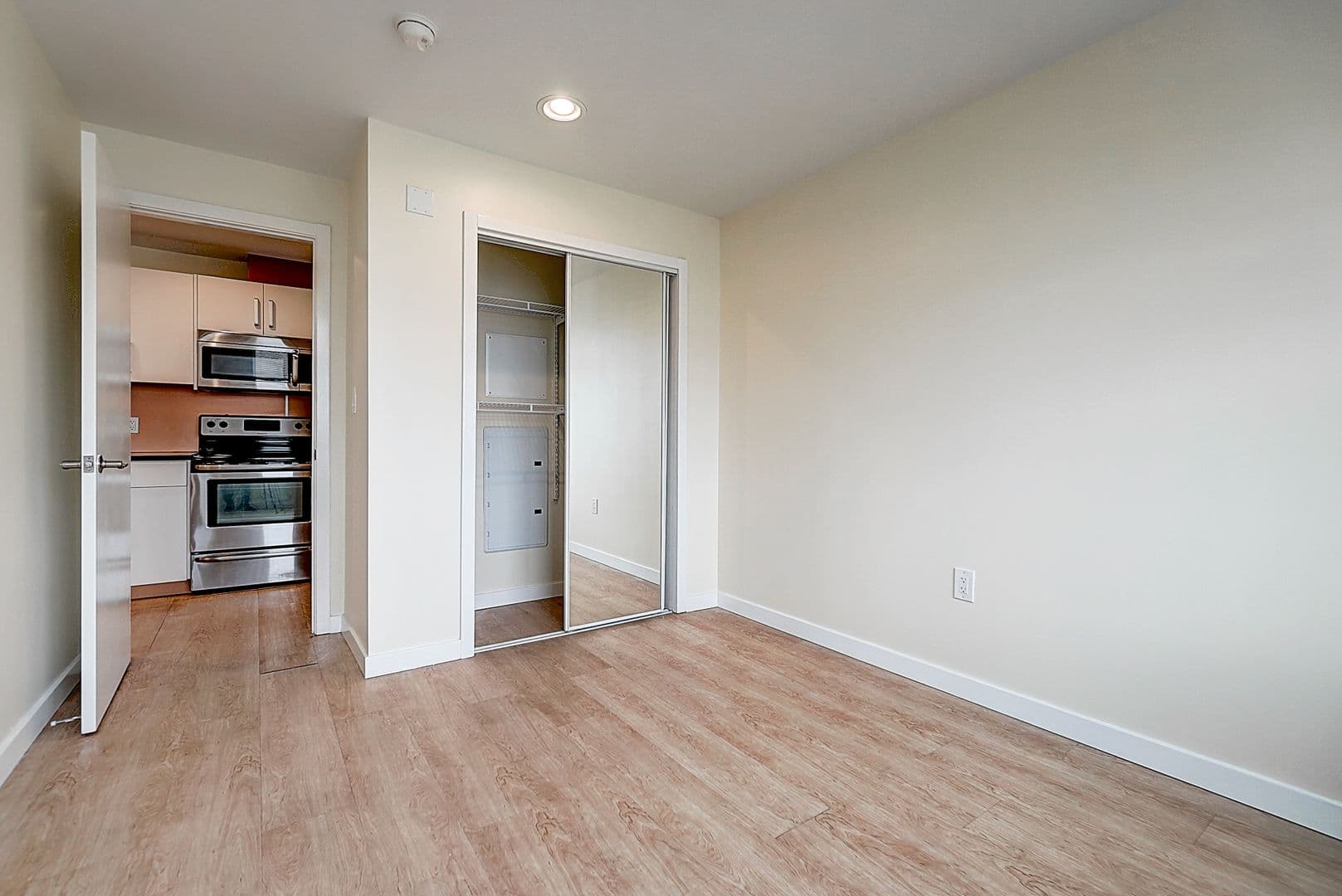 Philadelphia Apartment: 241 S 49th St.