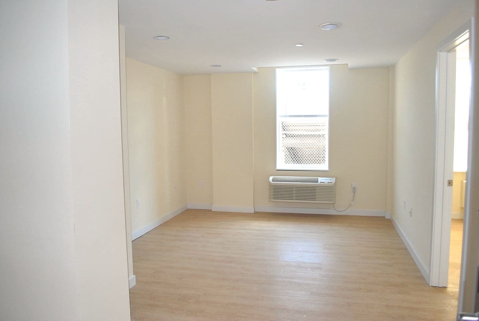 Philadelphia Apartment: 241 S 49th St.