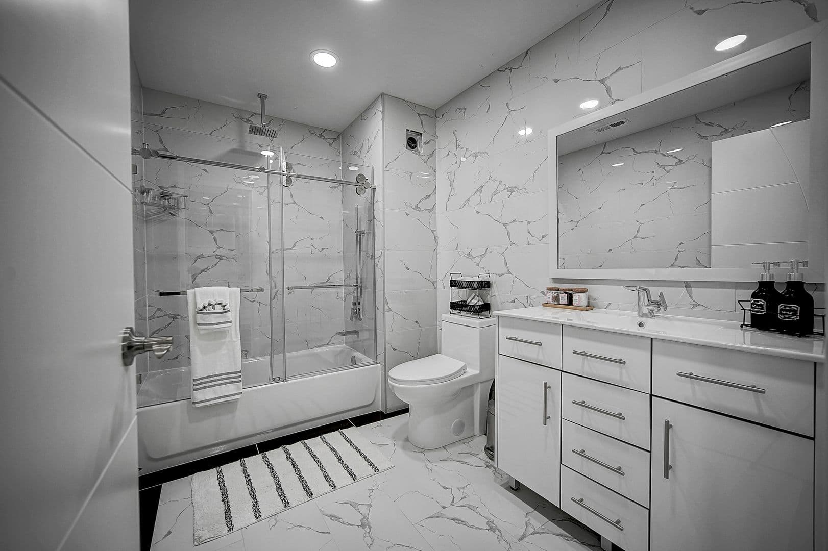 Philadelphia Apartment: 4900-34 Spruce St