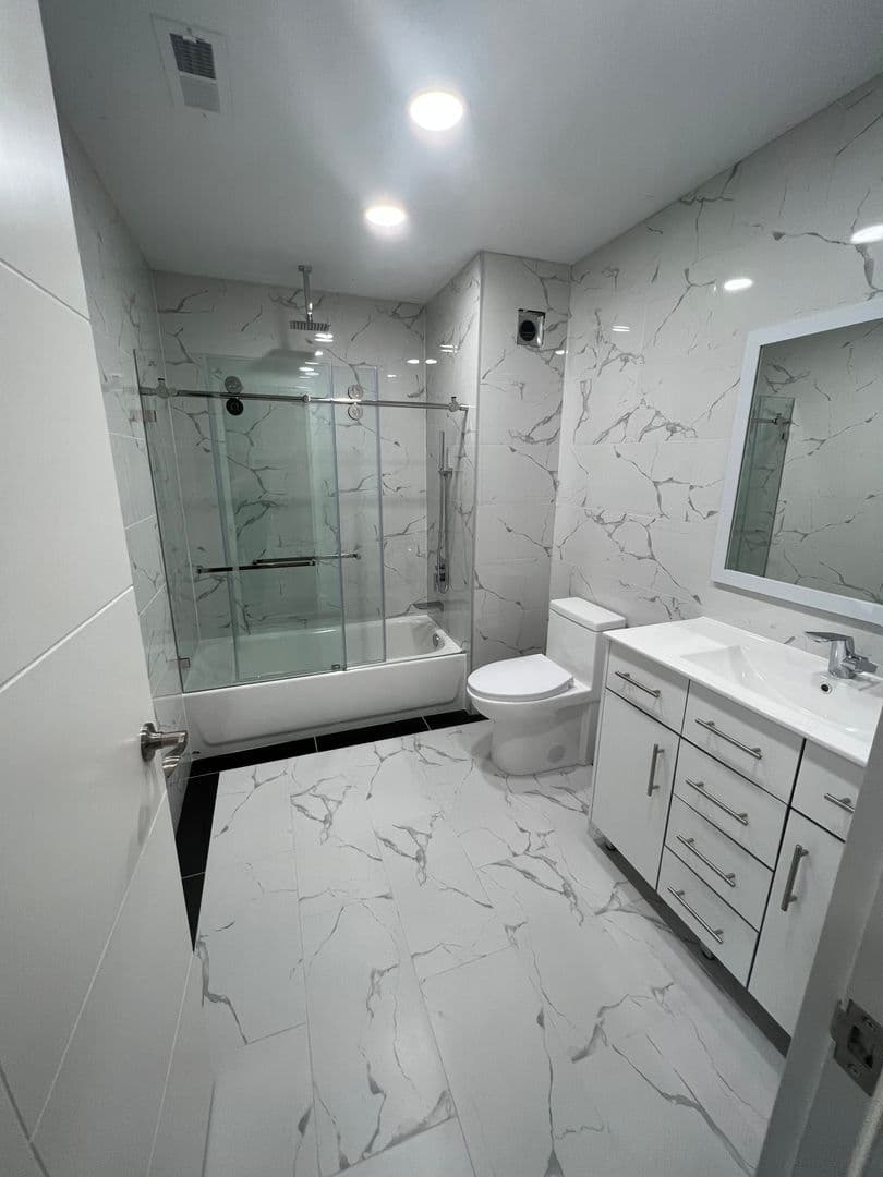Philadelphia Apartment: 4900-34 Spruce St