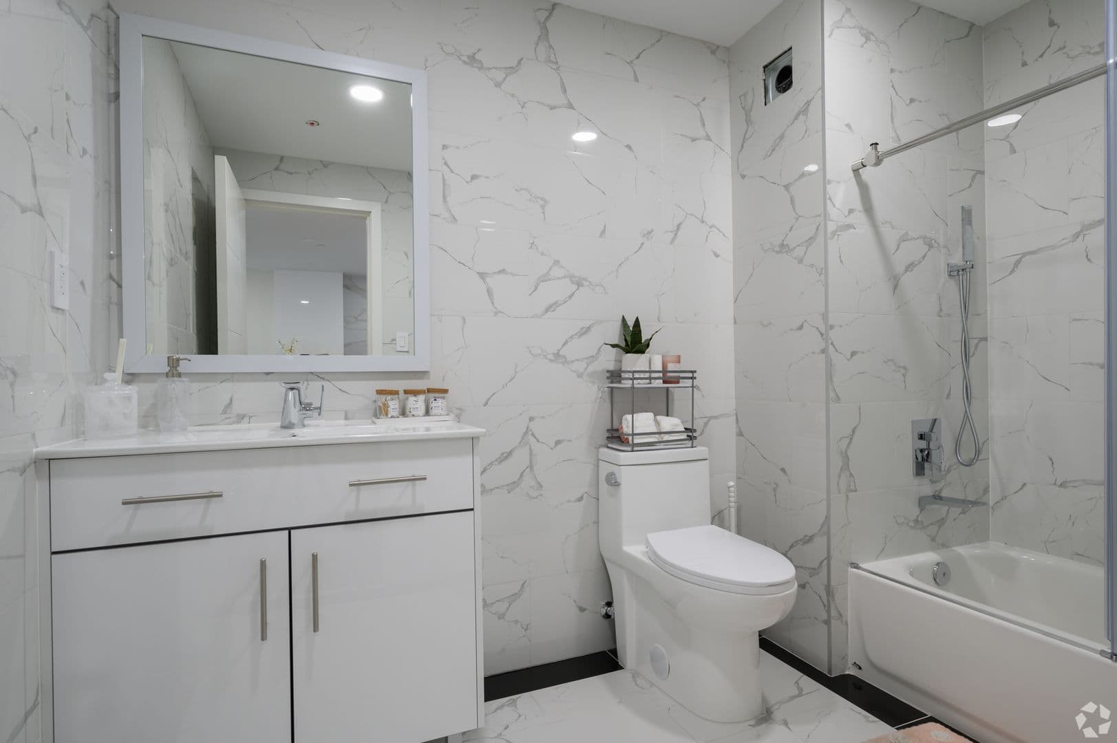 Philadelphia Apartment: 4900-34 Spruce St