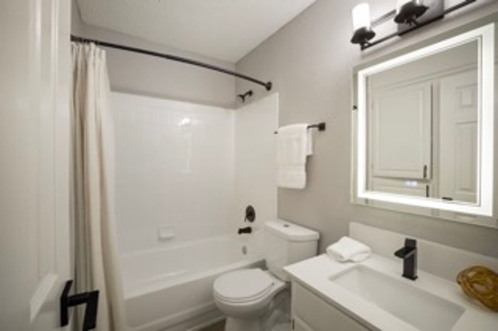 Austin Apartment: 5200 N Lamar Boulevard