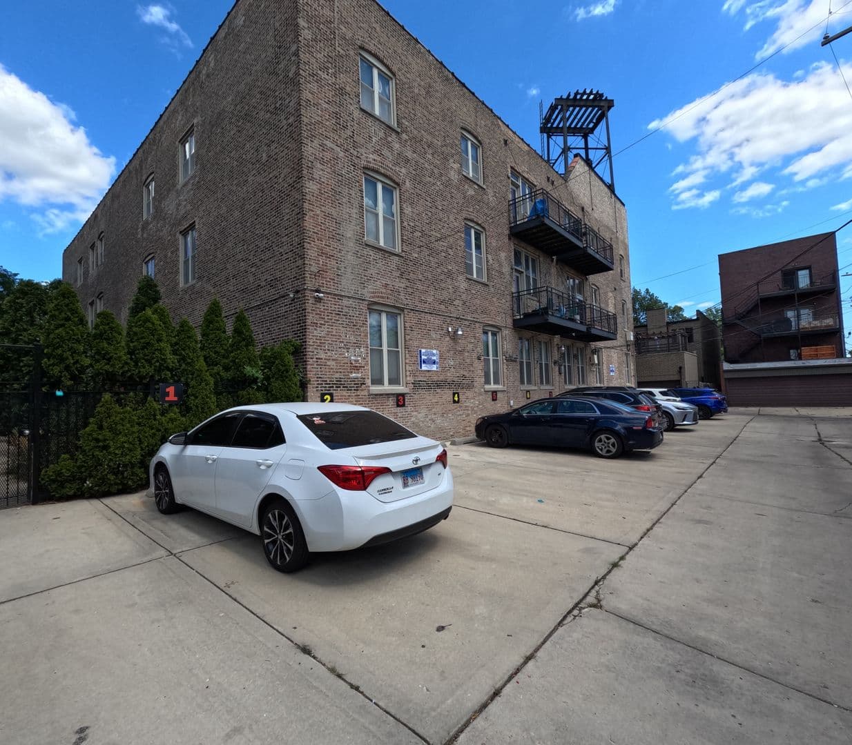 Chicago Apartment: 2315 W Huron St
