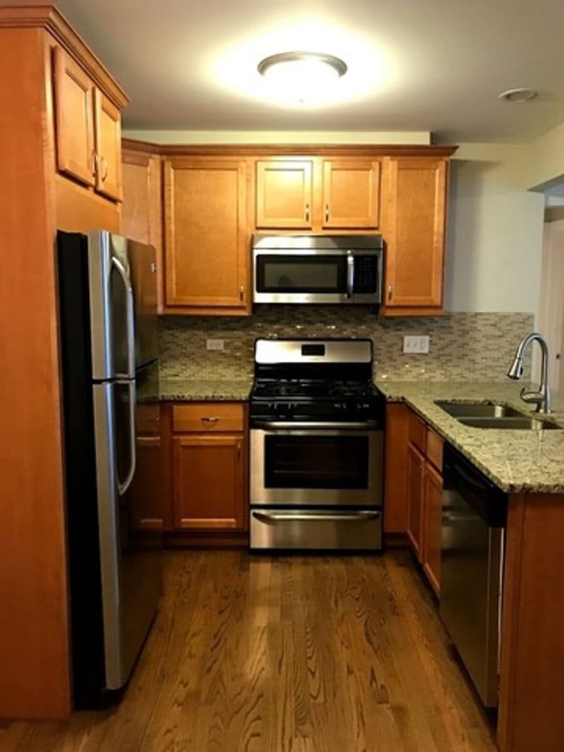 Forest Park Apartment: 420 Marengo Ave.