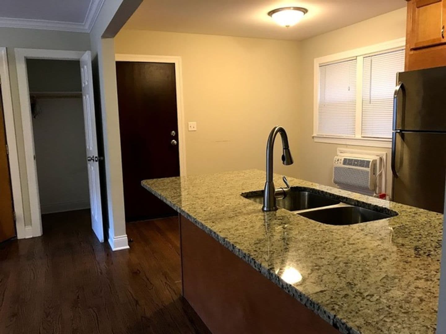 Forest Park Apartment: 420 Marengo Ave.