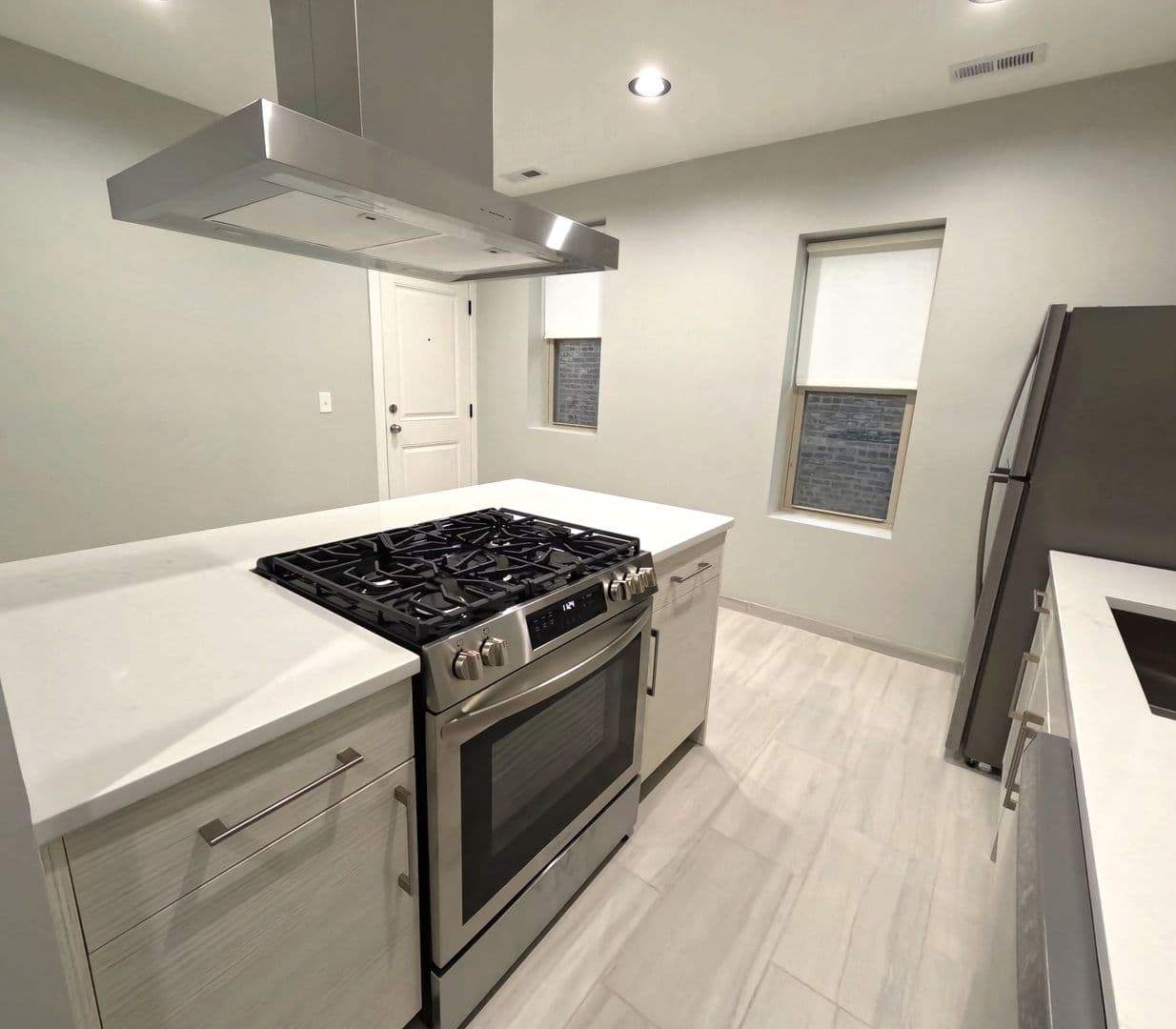 Oak Park Apartment: 230-238  S. Maple Ave