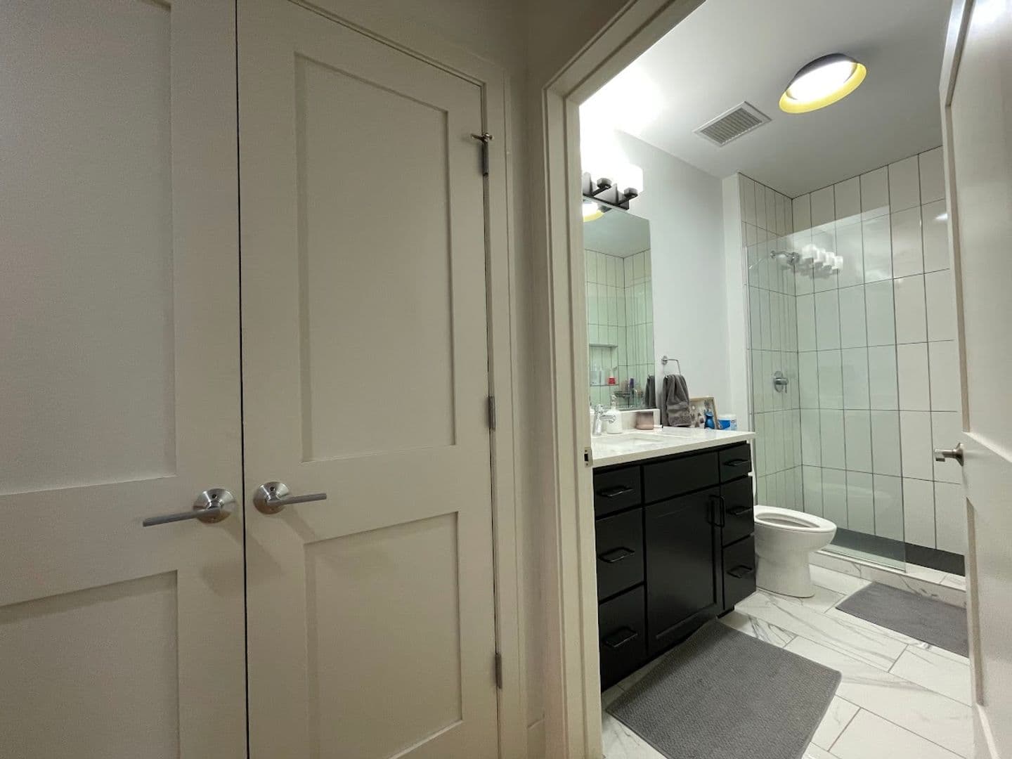 Chicago Apartment: 2740 N Spaulding Ave