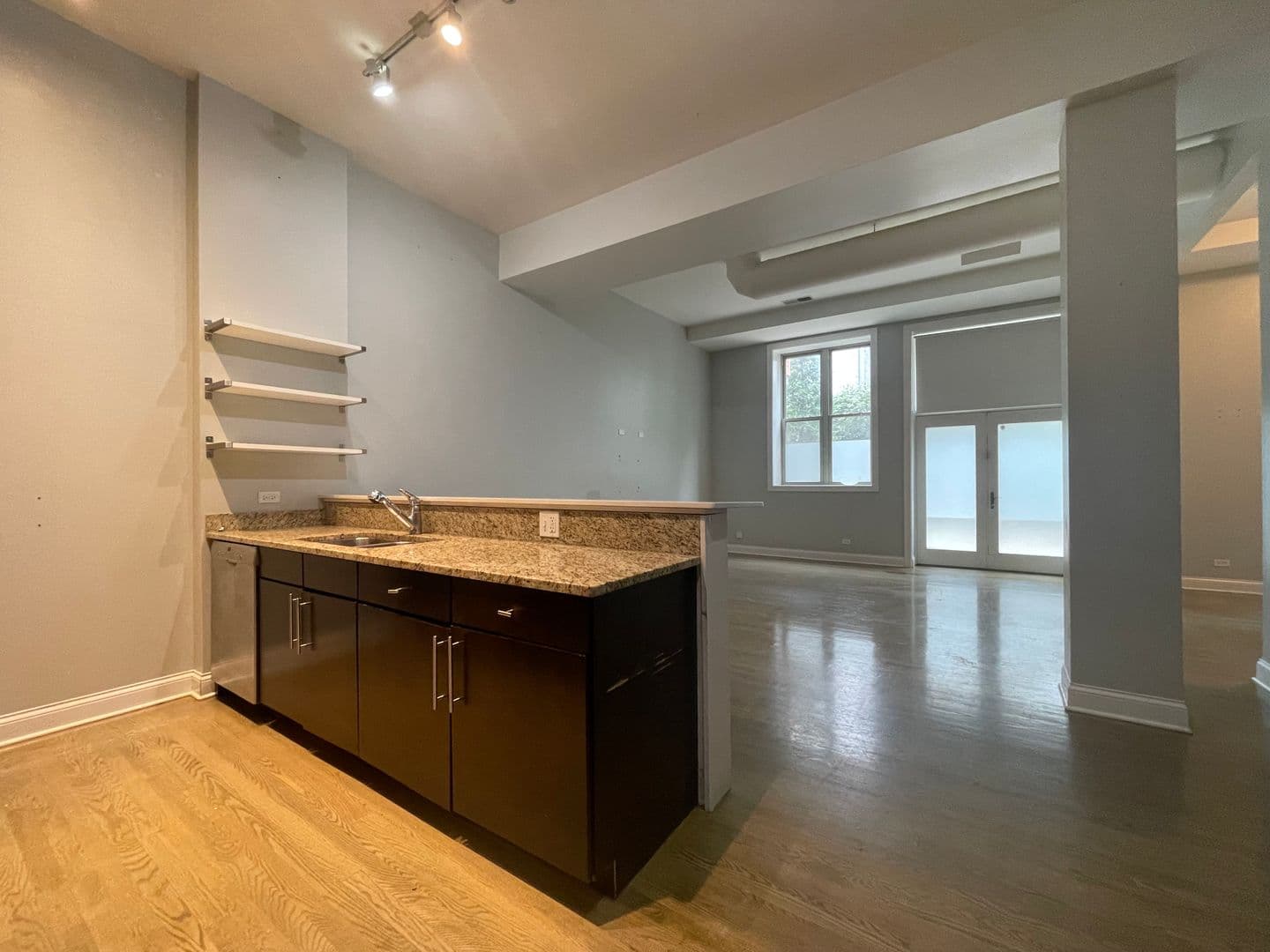 Chicago Apartment: 2315 W Huron St