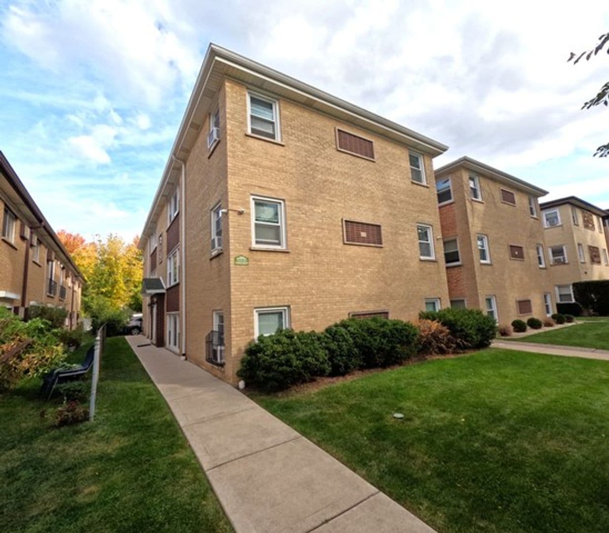 Forest Park Apartment: 420 Marengo Ave.