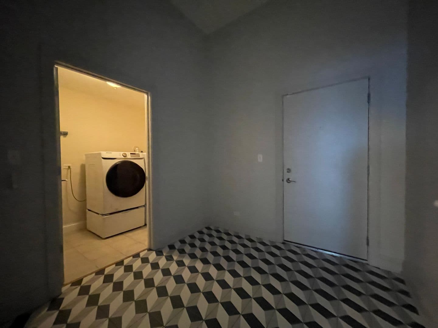 Chicago Apartment: 2315 W Huron St