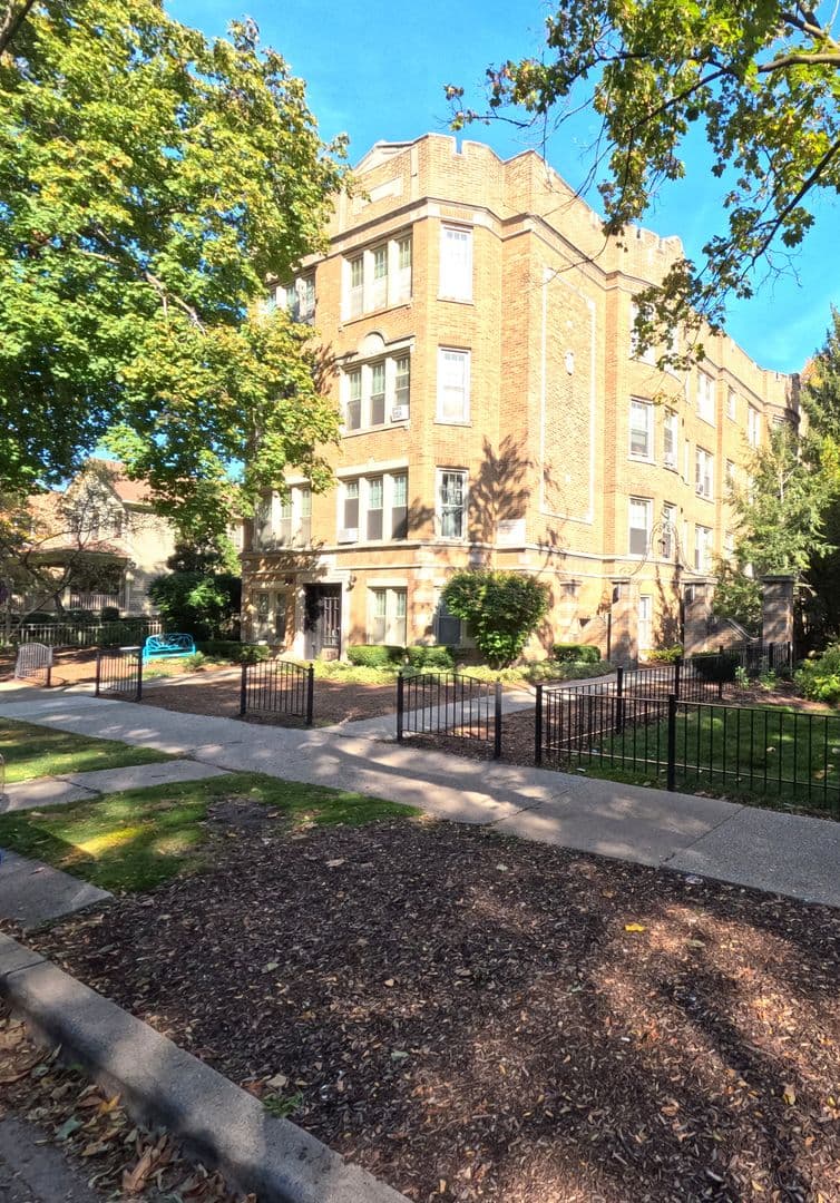 Oak Park Apartment: 324-328 S Maple Ave