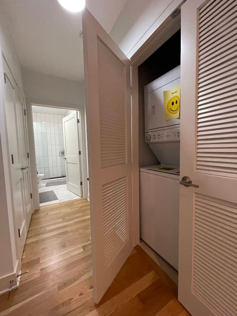 Chicago Apartment: 2740 N Spaulding Ave