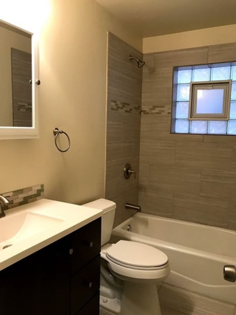Forest Park Apartment: 420 Marengo Ave.