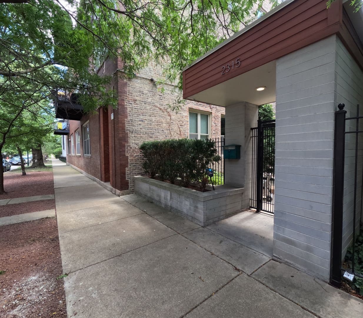 Chicago Apartment: 2315 W Huron St