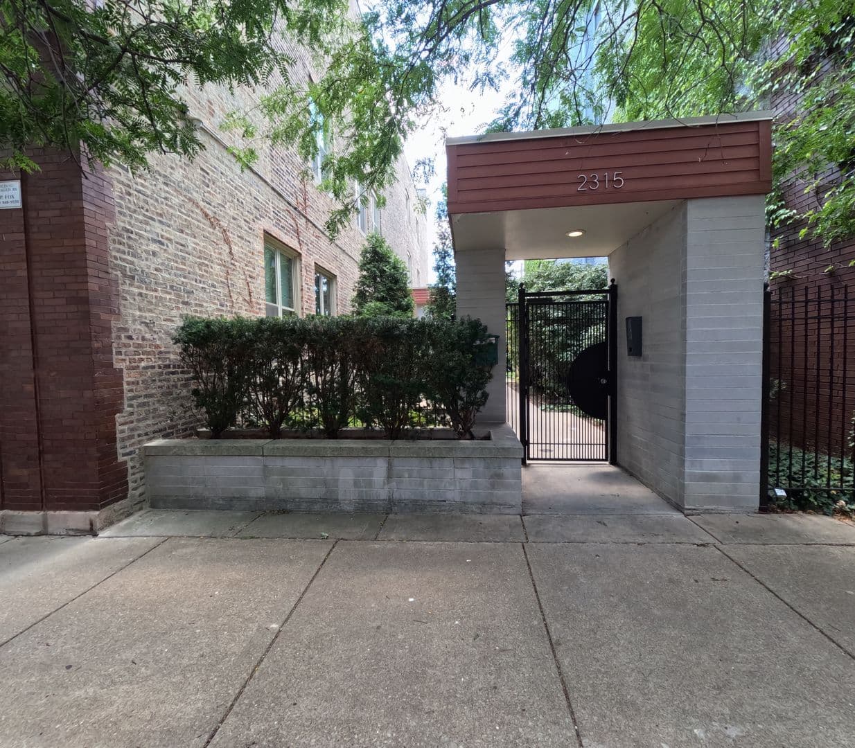 Chicago Apartment: 2315 W Huron St