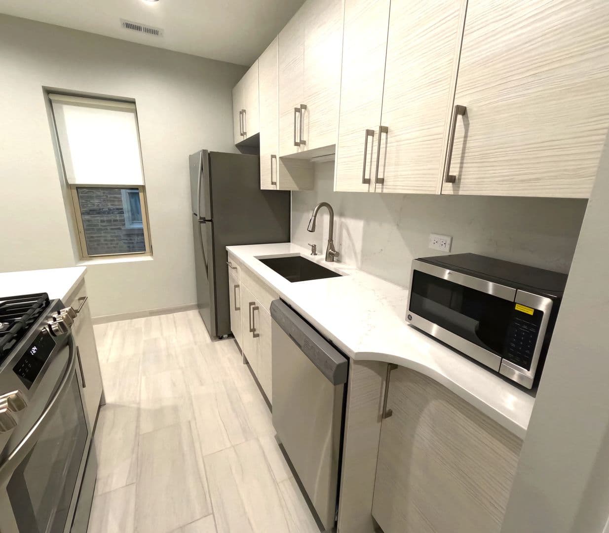 Oak Park Apartment: 230-238  S. Maple Ave