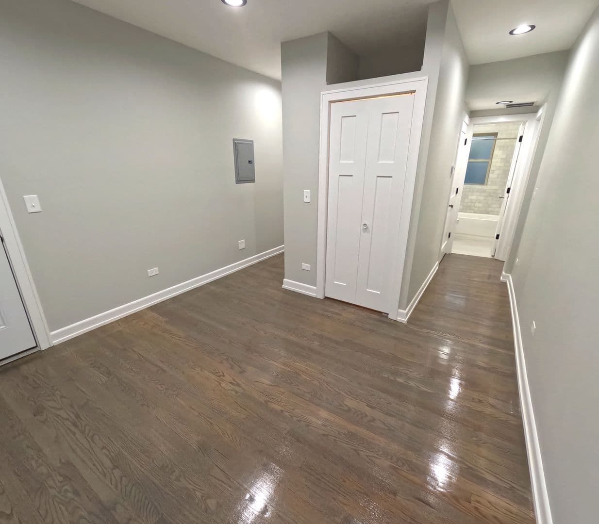Oak Park Apartment: 230-238  S. Maple Ave