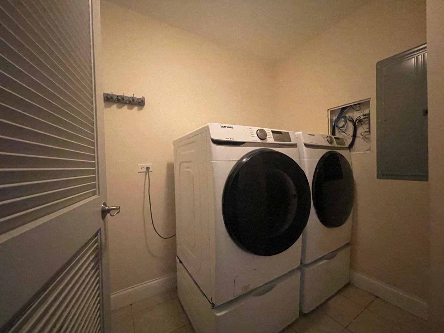 Chicago Apartment: 2315 W Huron St