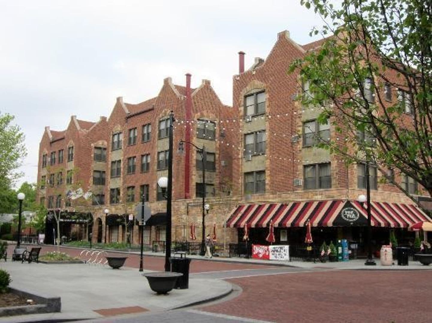 Oak Park Apartment: 1110 Pleasant Street