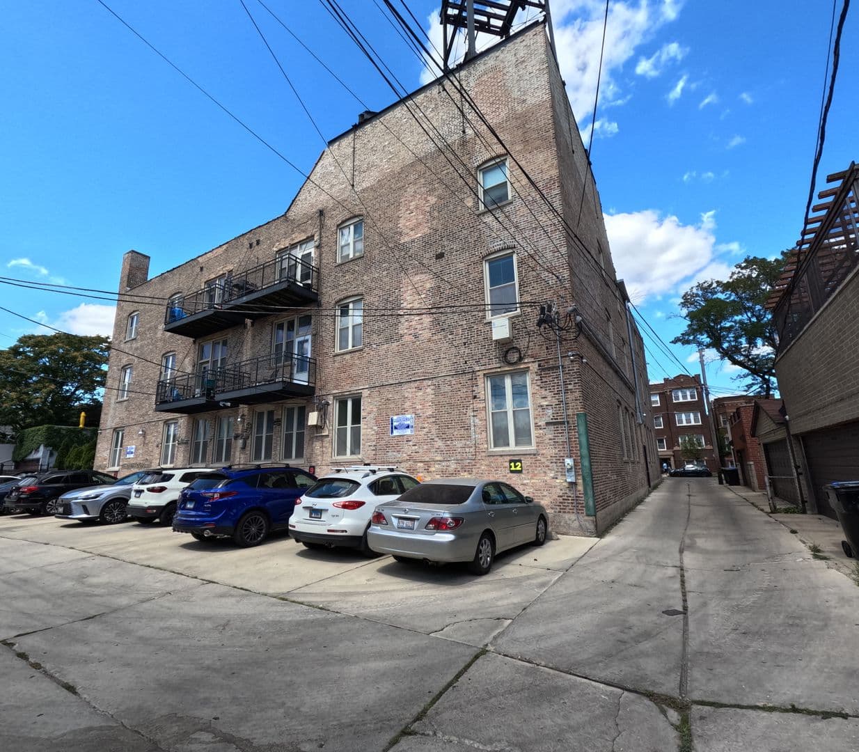 Chicago Apartment: 2315 W Huron St