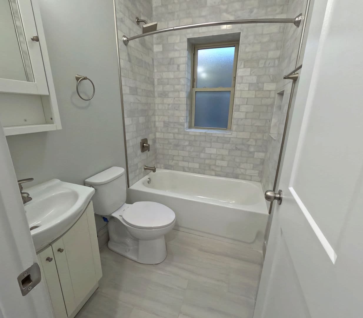 Oak Park Apartment: 230-238  S. Maple Ave