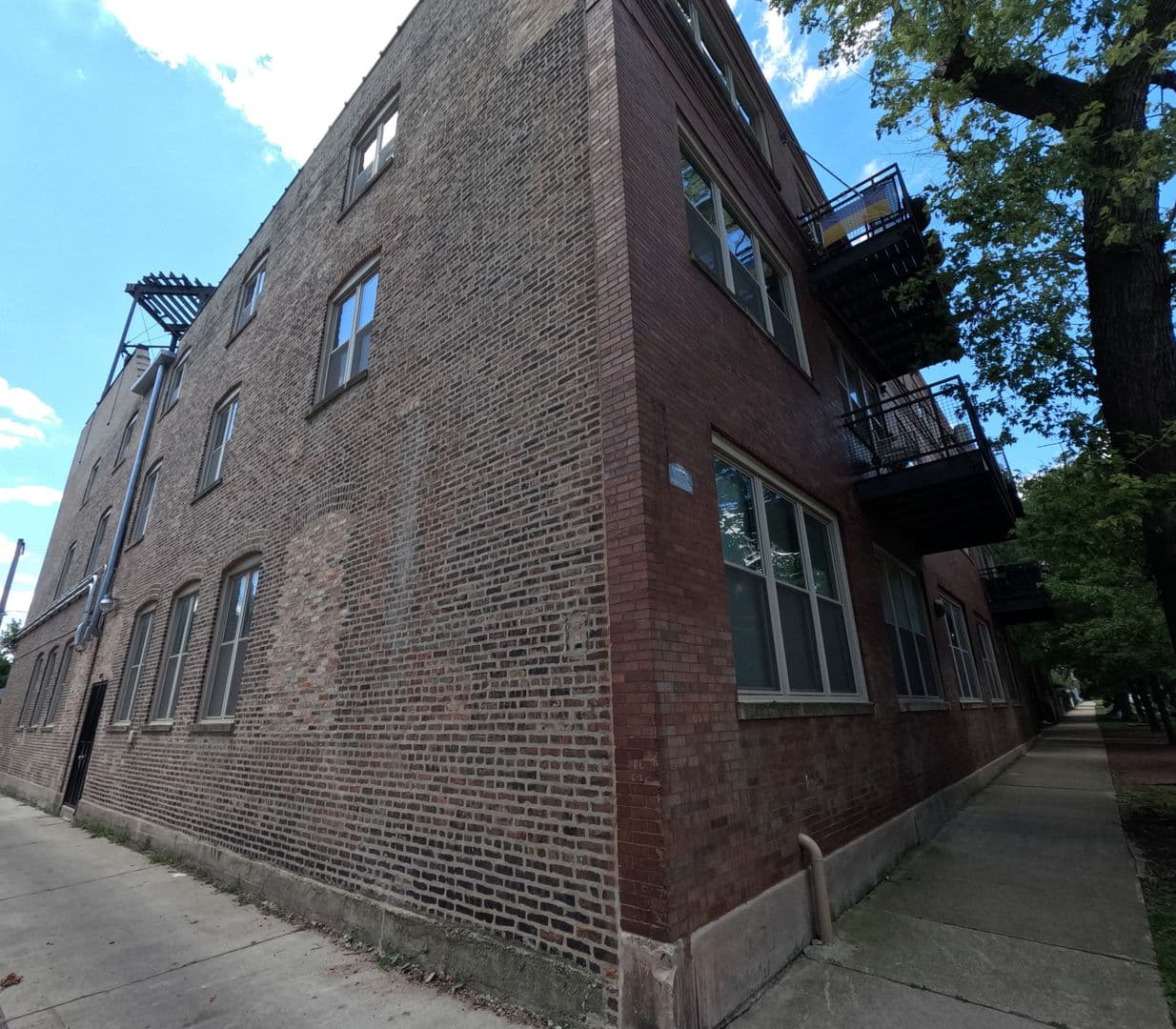 Chicago Apartment: 2315 W Huron St