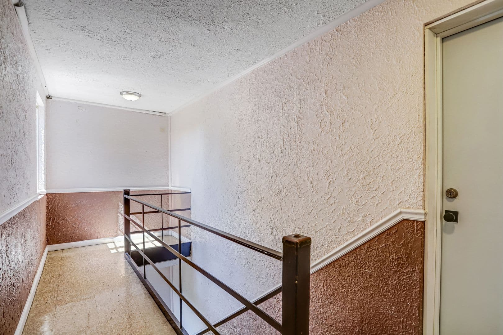 Washington Apartment: 525 7th Street, NE