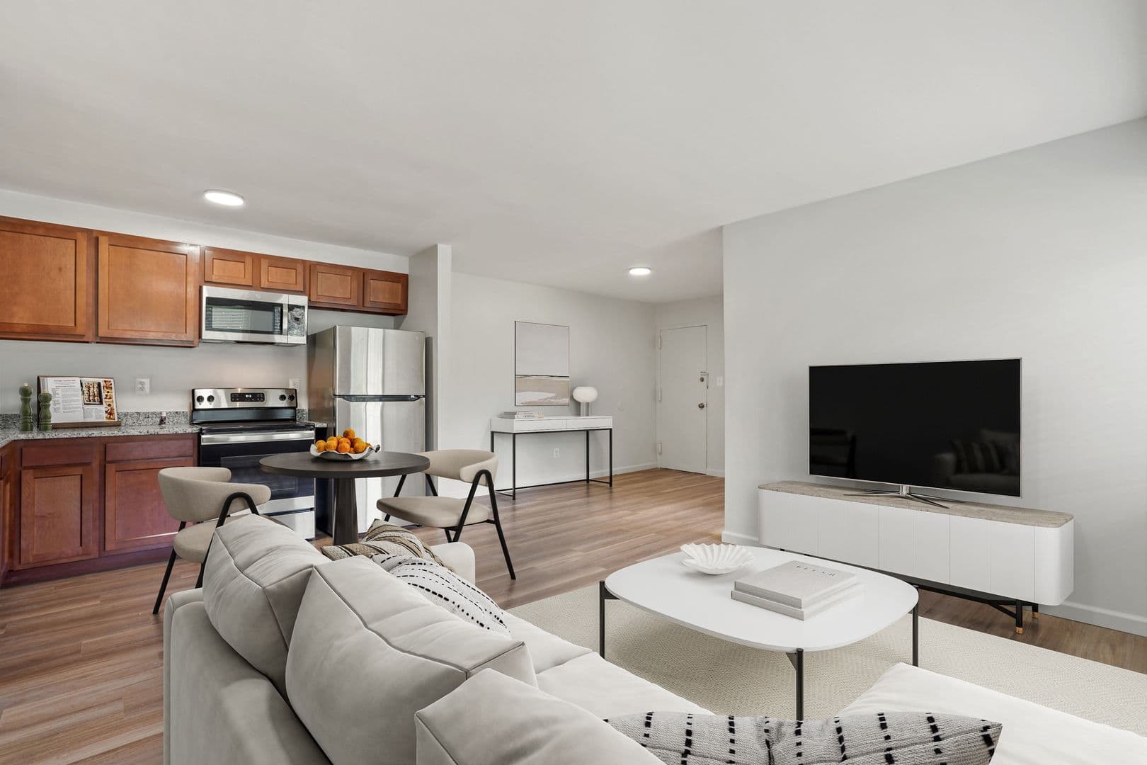 Washington Apartment: 808 Chesapeake Street, SE