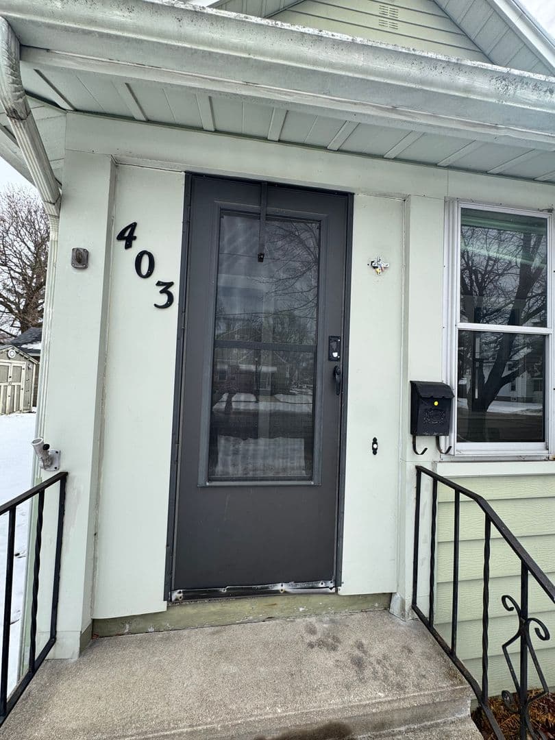 Beloit House: 403 Moore St.