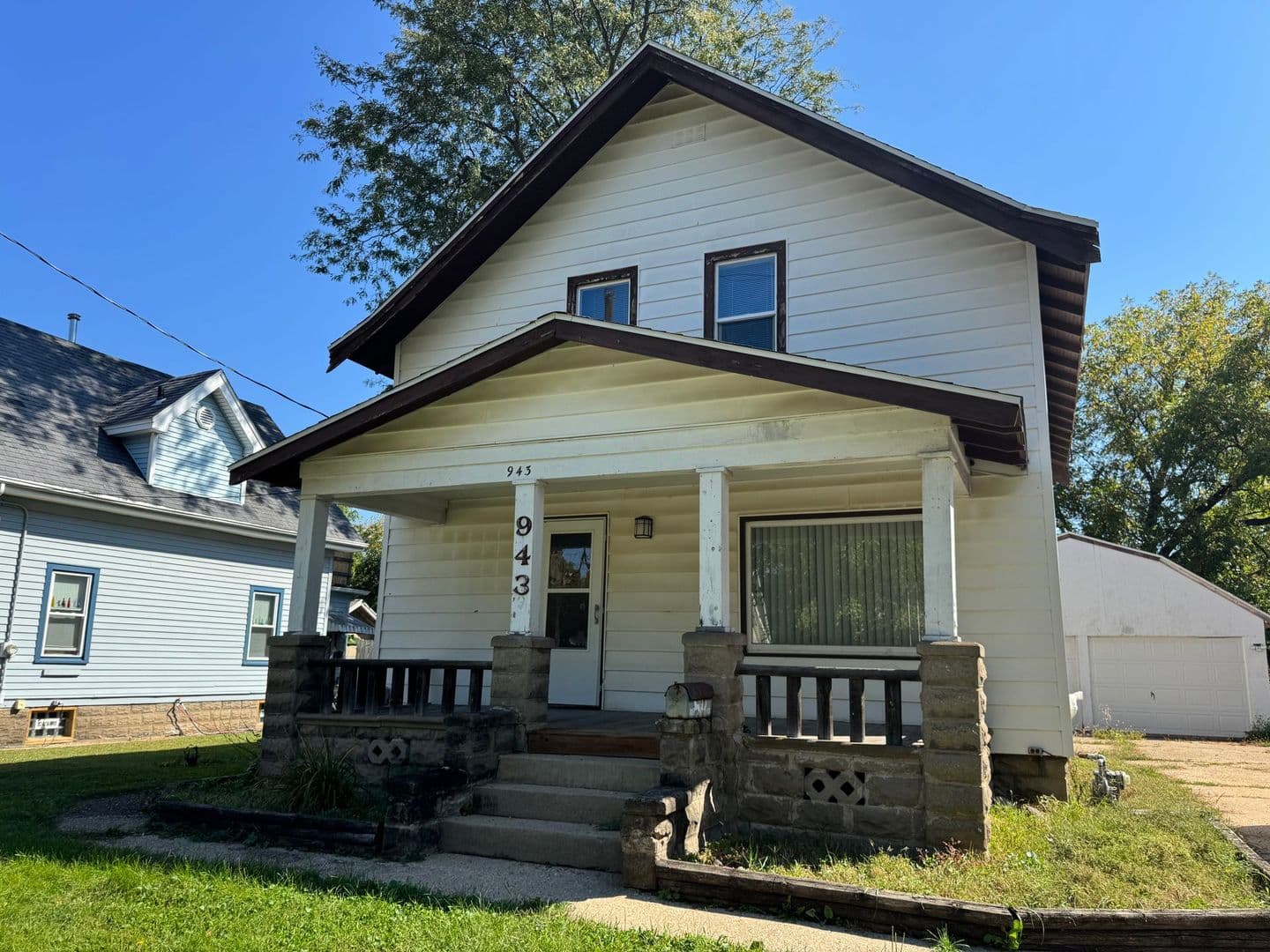 Beloit House: 943 Moore Street
