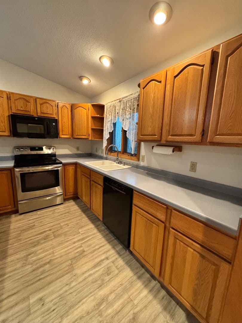 Janesville Condo: 1053 N. Wuthering Hills Dr.