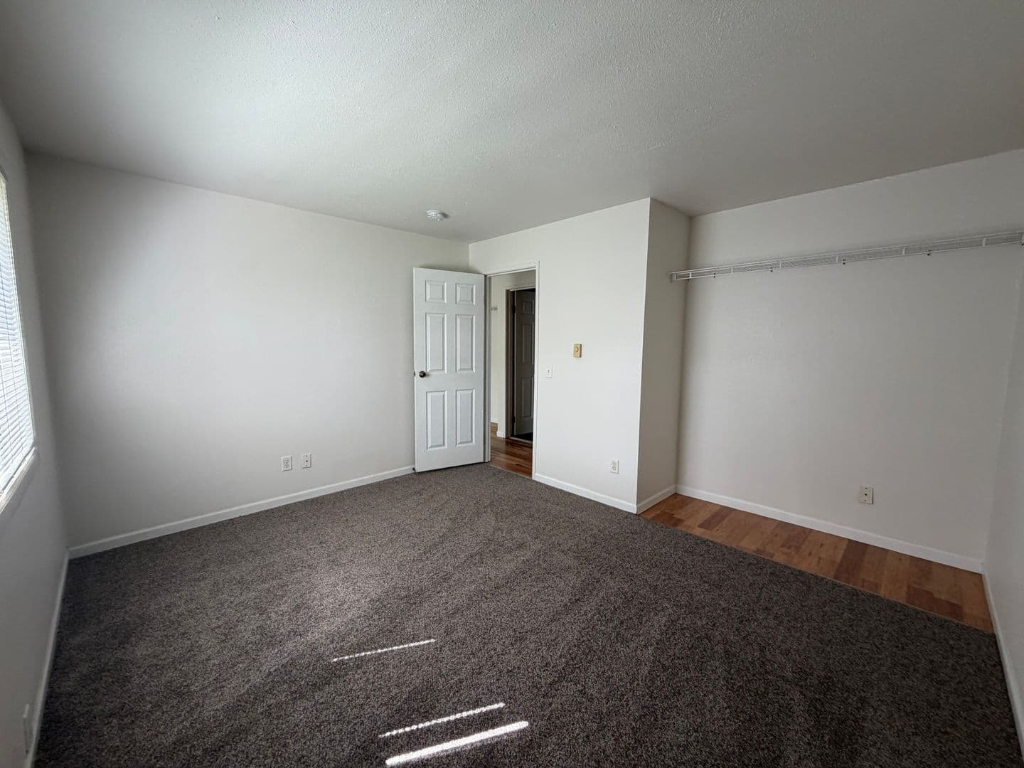 Janesville Apartment: 647 Kellogg Ave.