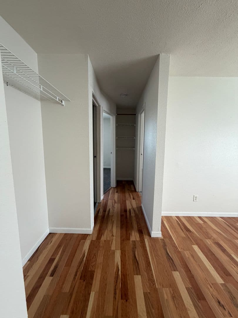 Janesville Apartment: 647 Kellogg Ave.