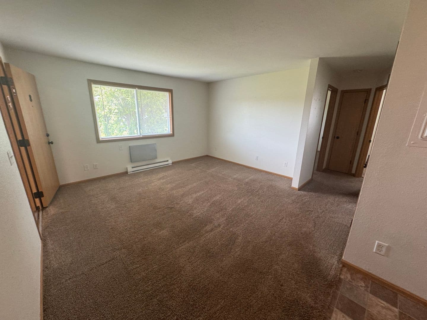 Janesville Apartment: 619 Kellogg Ave.