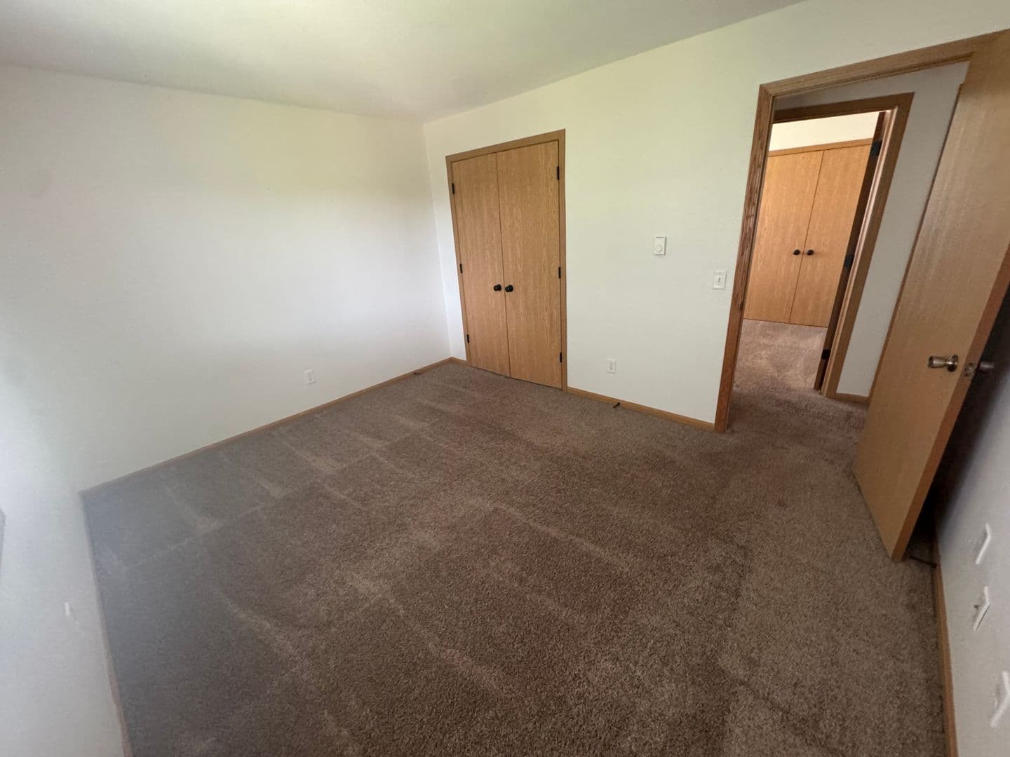Janesville Apartment: 619 Kellogg Ave.