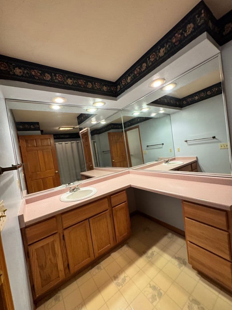 Janesville Condo: 1053 N. Wuthering Hills Dr.