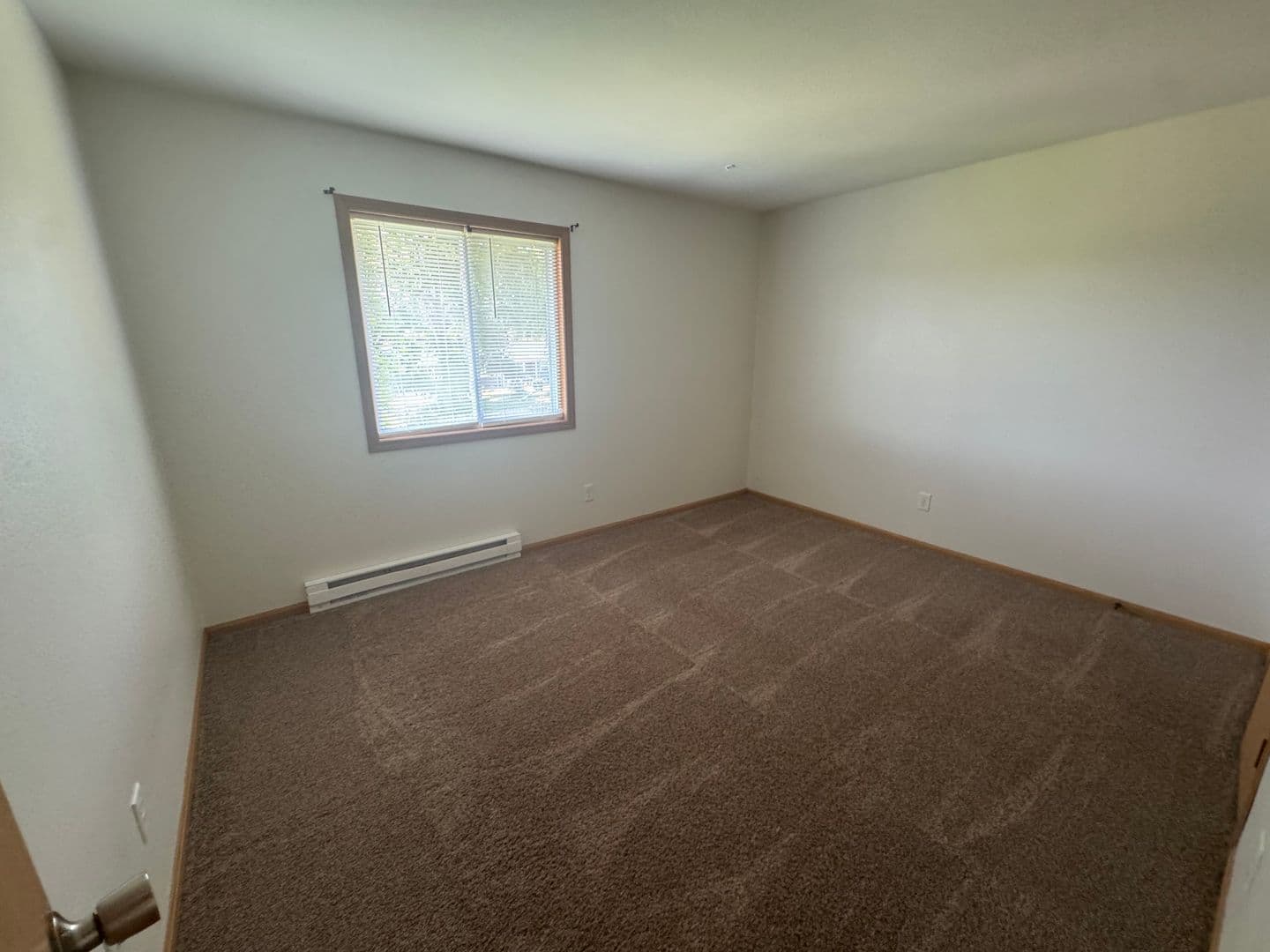 Janesville Apartment: 619 Kellogg Ave.