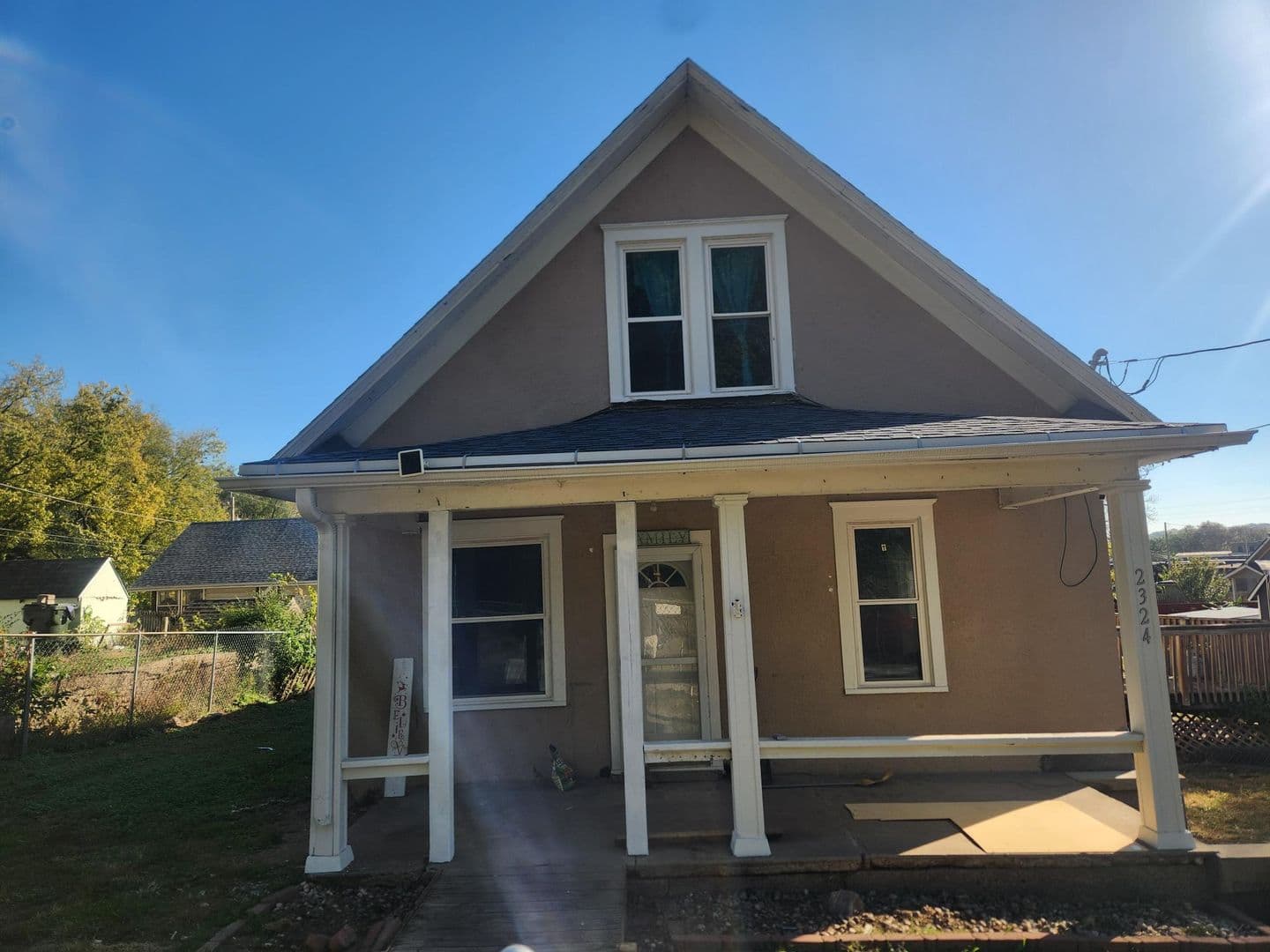 Sioux City House: 2324 Dupont Street