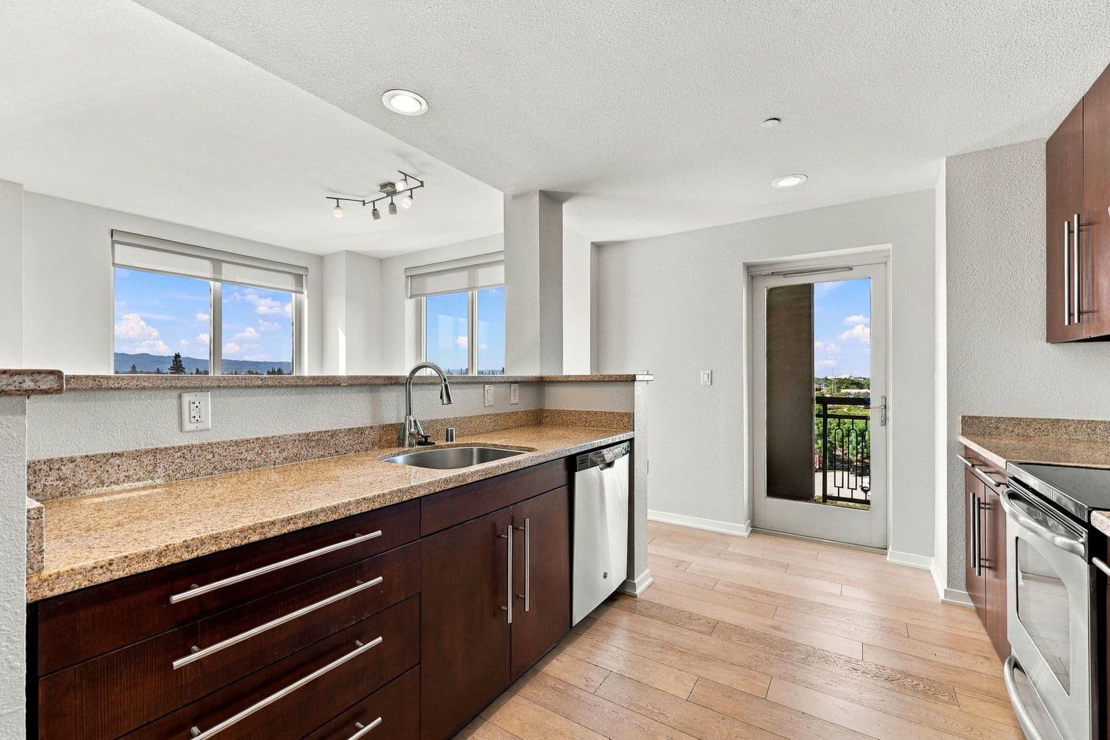 San Jose Condo: 1375 Lick Ave