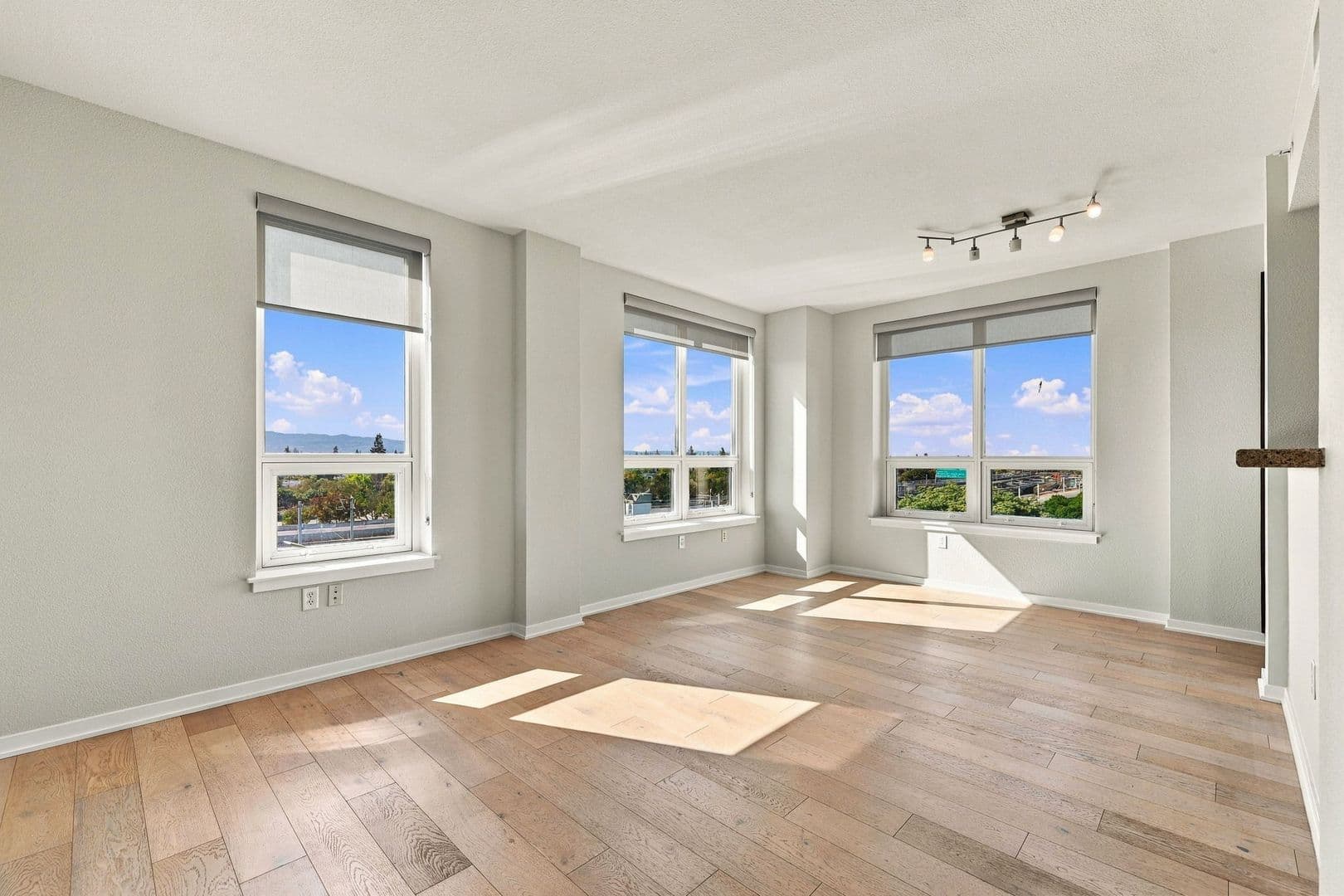 San Jose Condo: 1375 Lick Ave