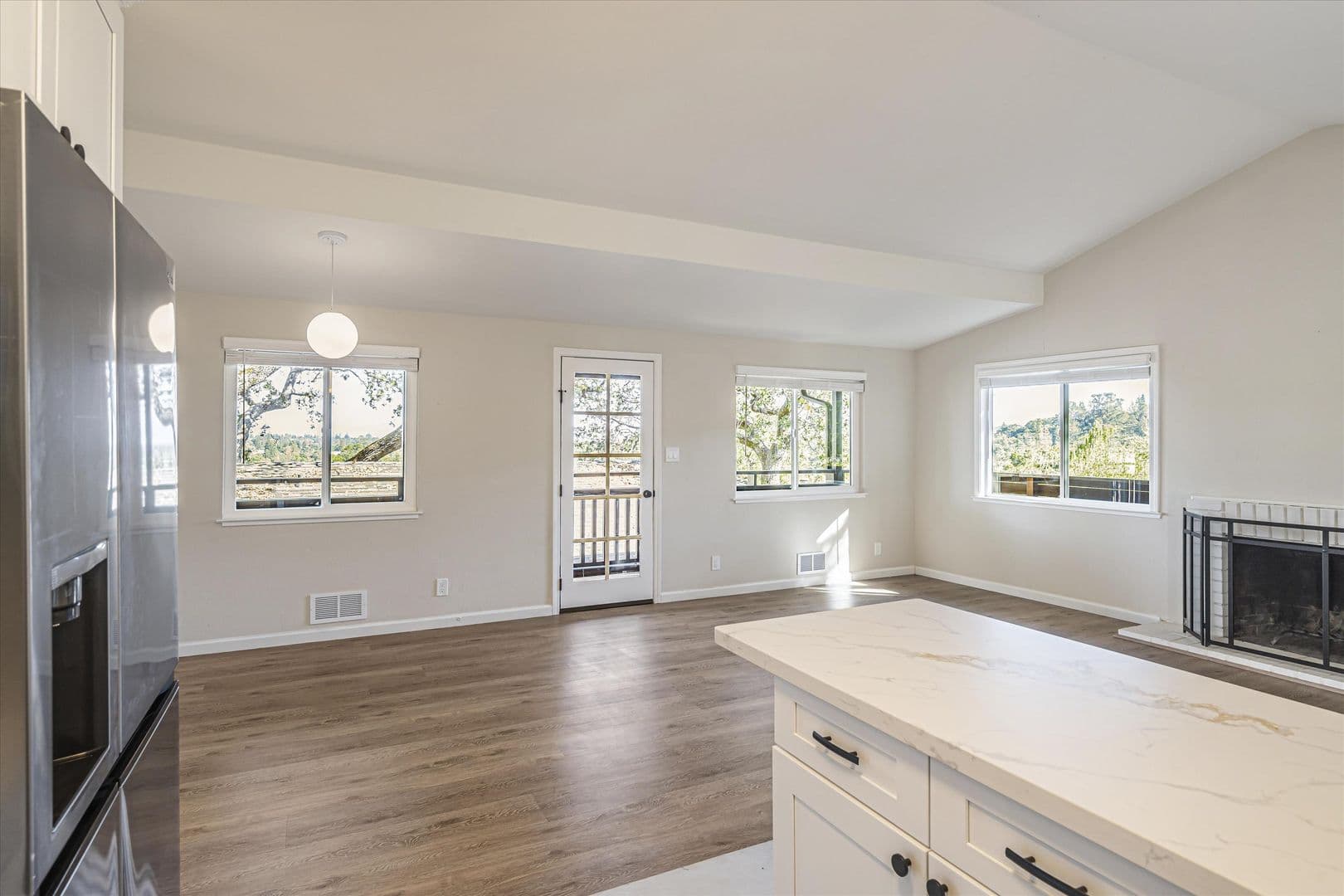 Los Gatos Apartment: 109 Cleland Avenue