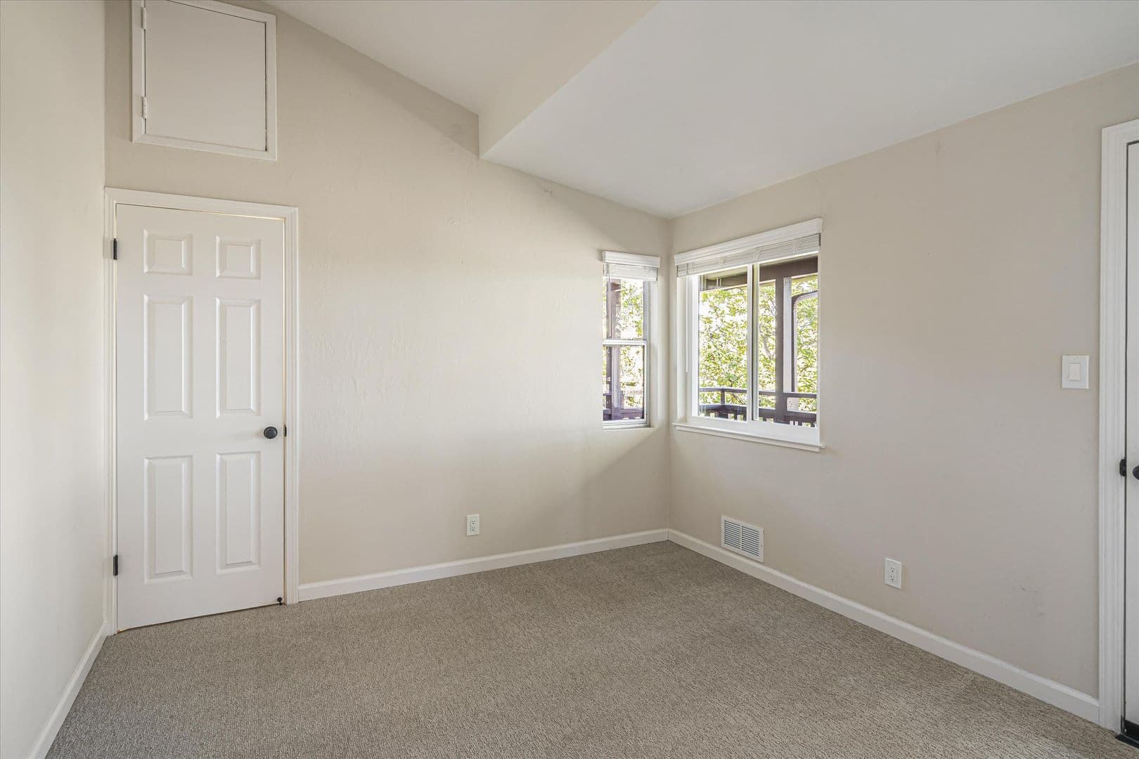 Los Gatos Apartment: 109 Cleland Avenue