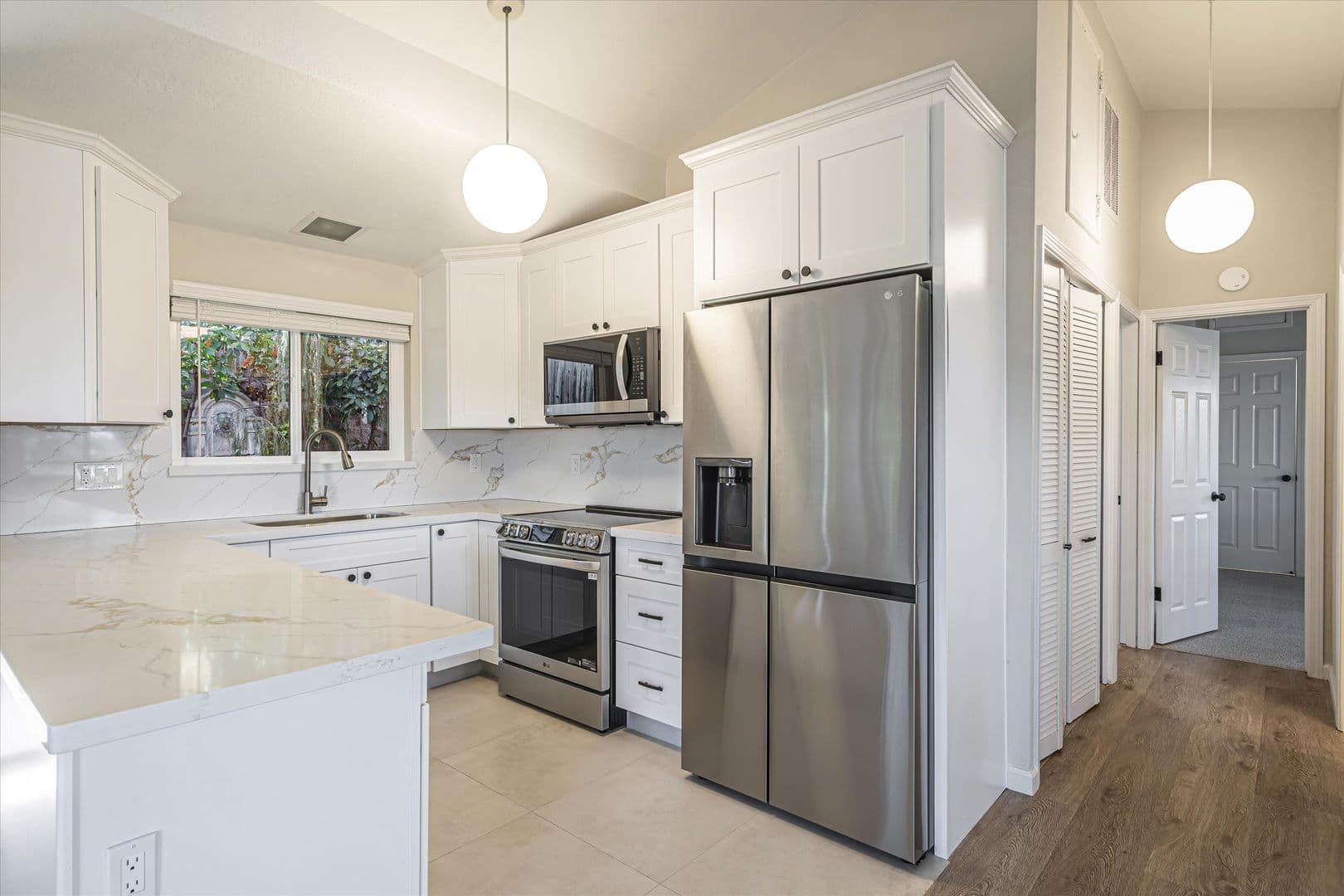 Los Gatos Apartment: 109 Cleland Avenue