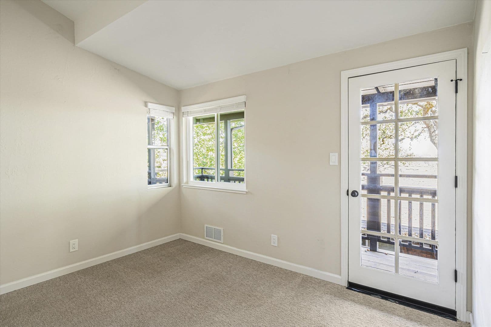 Los Gatos Apartment: 109 Cleland Avenue