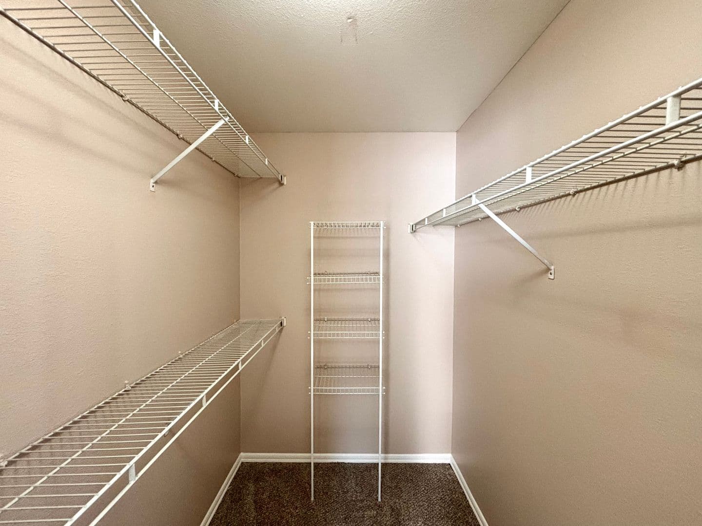 Happy Valley Apartment: 11408 SE 90th Ave