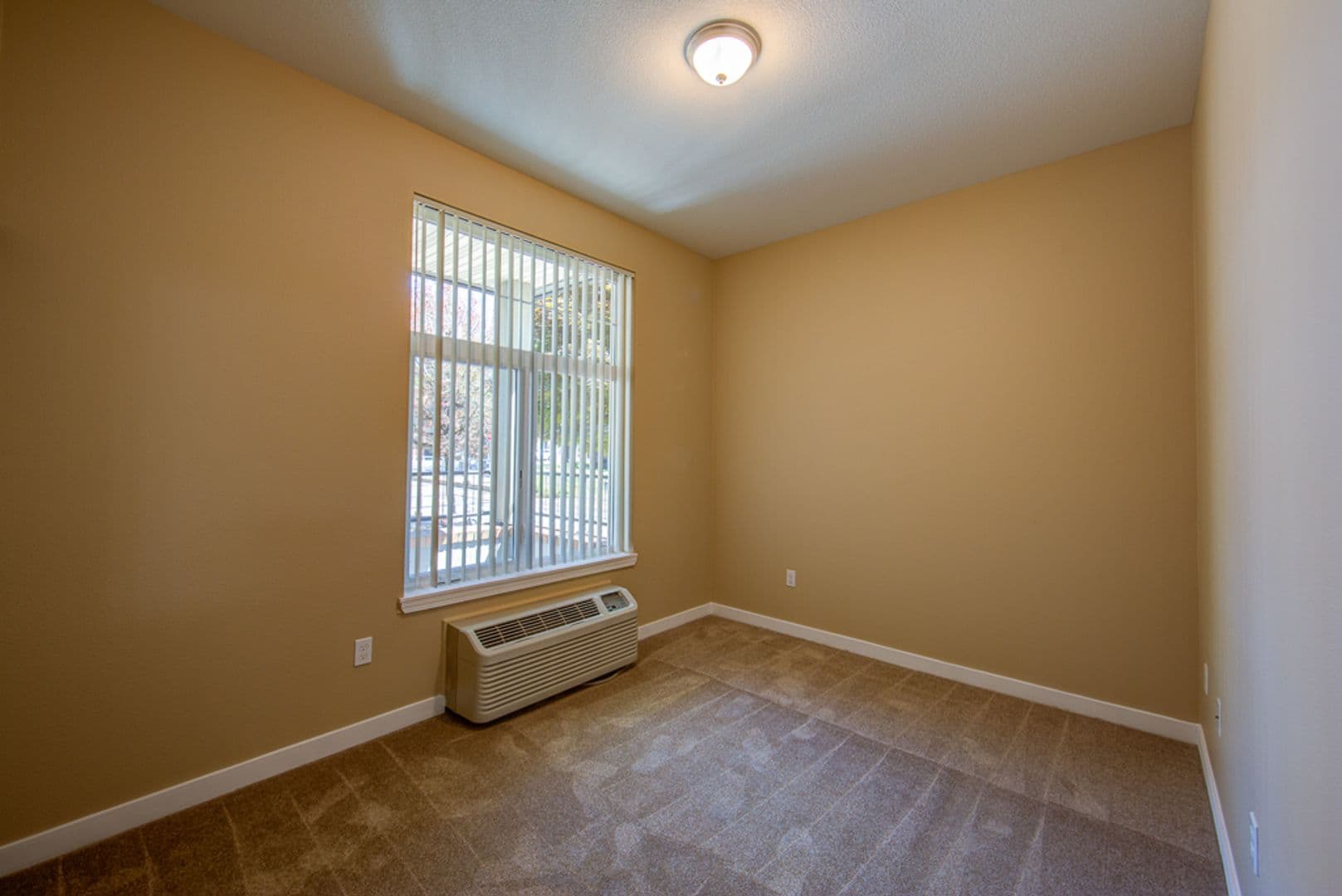 Portland Apartment: 1425 NE 7th Ave