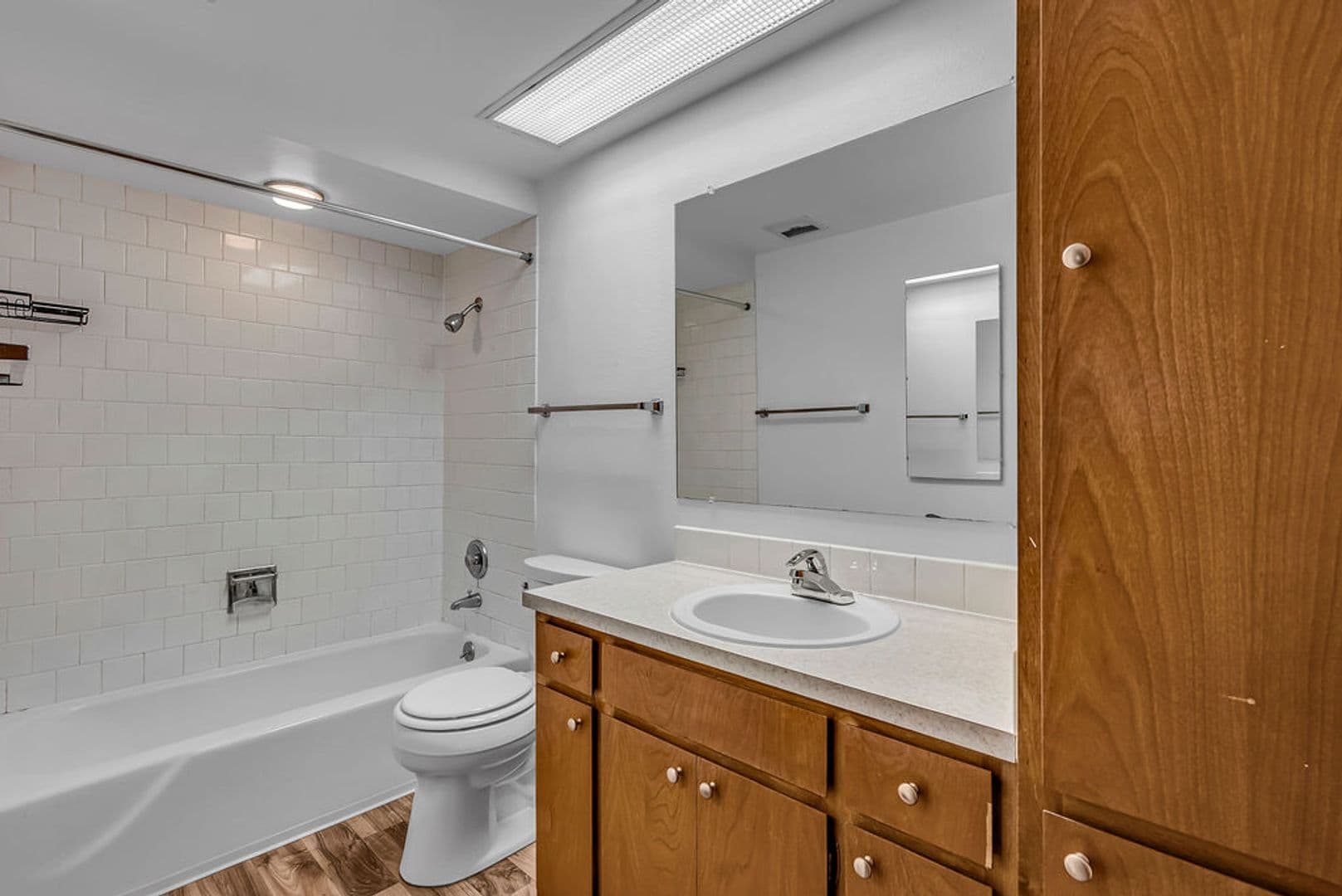 King City Apartment: 11773 SW King George Dr