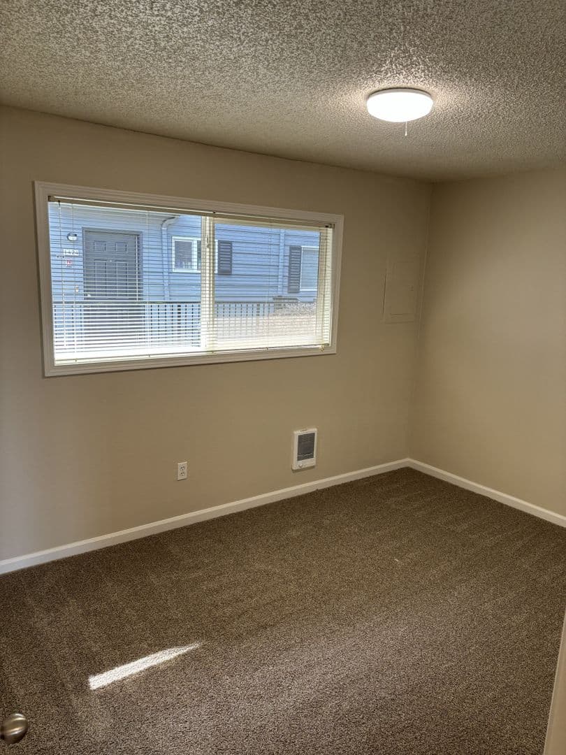 Portland Apartment: 1402-1422 SW Hall St