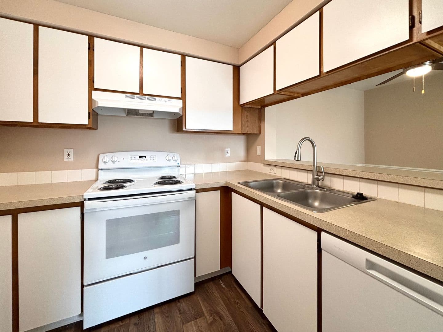 Happy Valley Apartment: 11408 SE 90th Ave